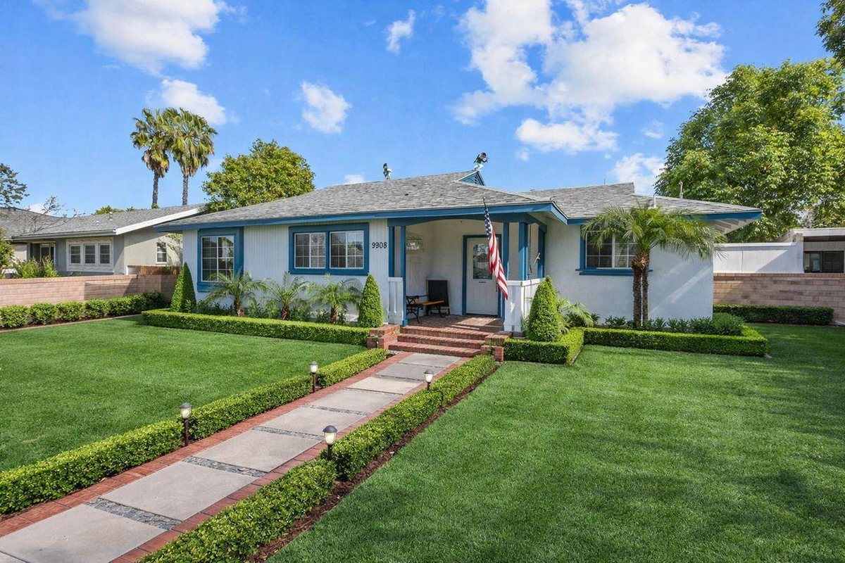 Seller Representation — Jorge Vivar, Park Regency Realty