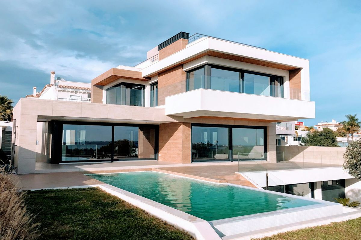 New Construction — Jorge Vivar, Park Regency Realty